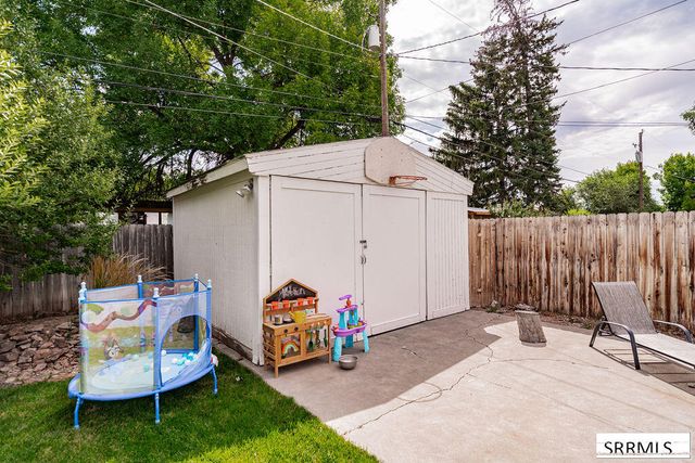 1058 Vine Avenue, Idaho Falls, ID 83402