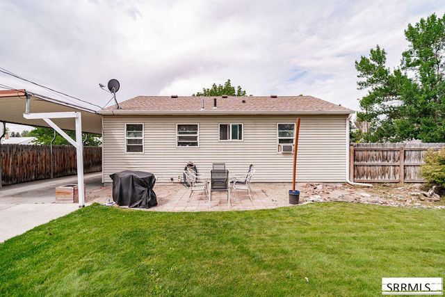 1058 Vine Avenue, Idaho Falls, ID 83402