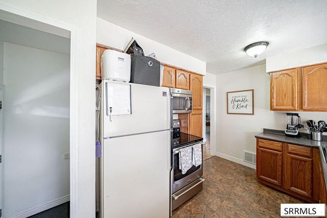 1058 Vine Avenue, Idaho Falls, ID 83402