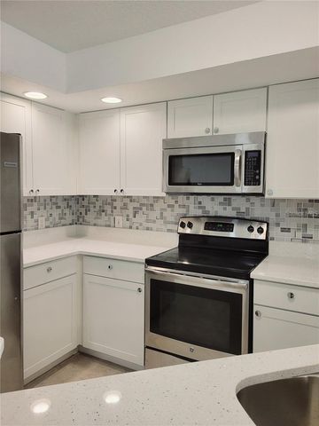 4528 COMMANDER DRIVE 2011, Orlando, FL 32822