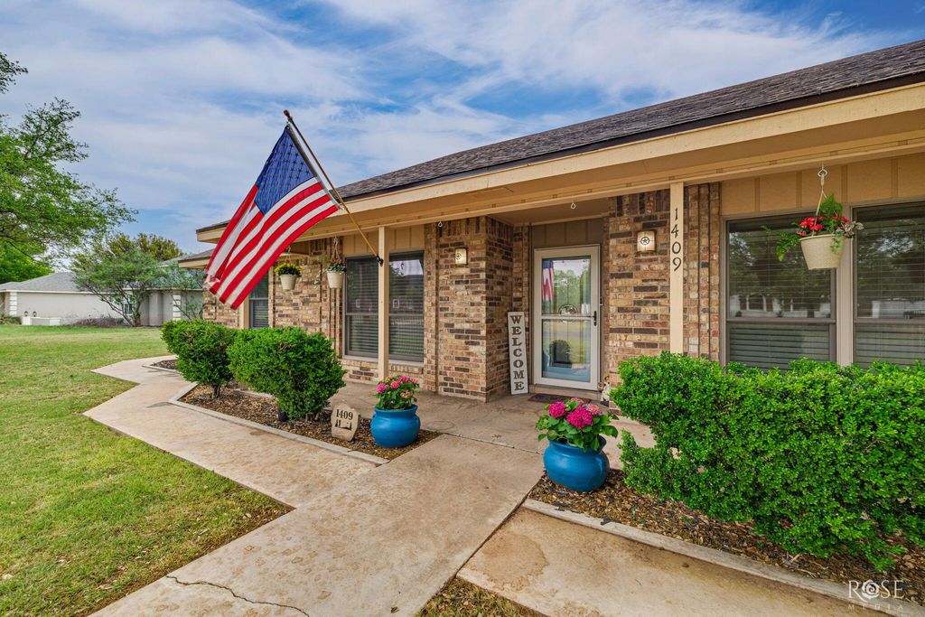 Image 6 of property listing at 1409 Sea Island Road, San Angelo, TX 76904
