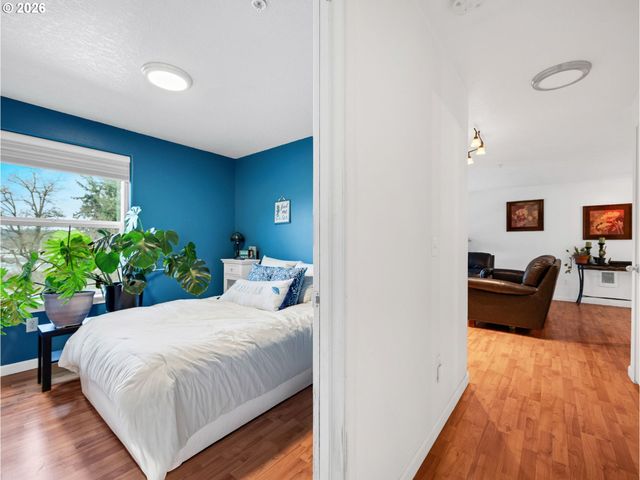 293 Se 162ND Ave 293, Portland, OR 97233