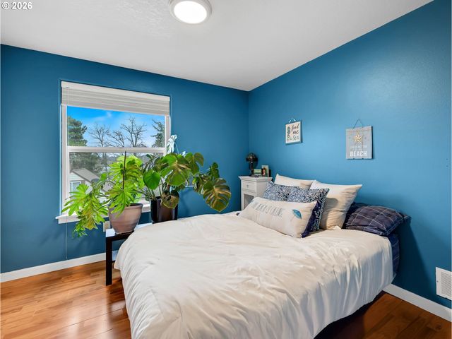 293 Se 162ND Ave 293, Portland, OR 97233