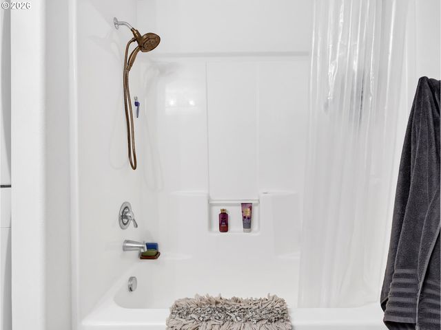 293 Se 162ND Ave 293, Portland, OR 97233