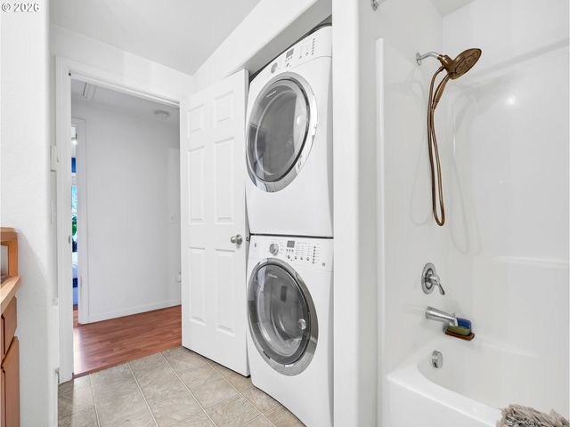 293 Se 162ND Ave 293, Portland, OR 97233