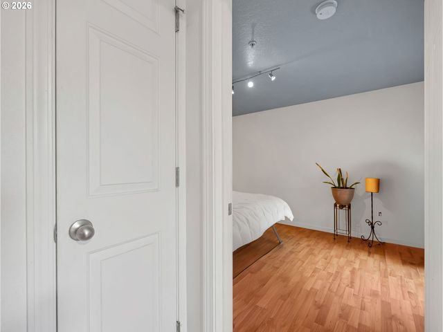 293 Se 162ND Ave 293, Portland, OR 97233