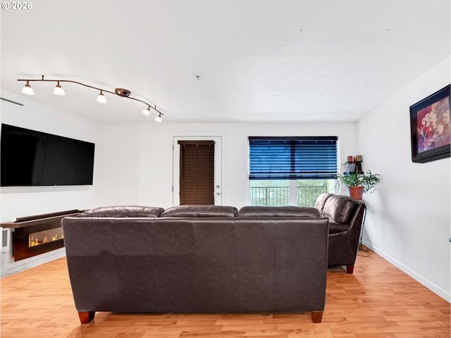 293 Se 162ND Ave 293, Portland, OR 97233