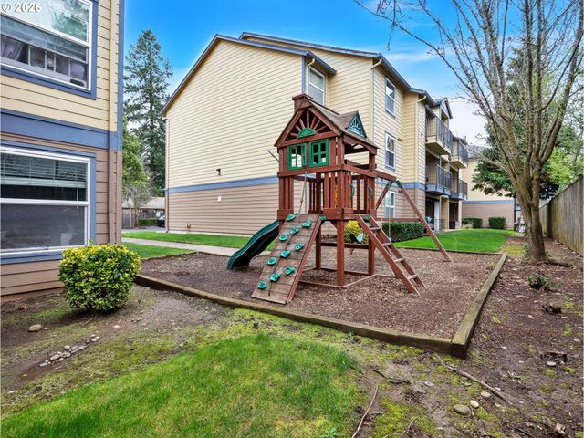 293 Se 162ND Ave 293, Portland, OR 97233