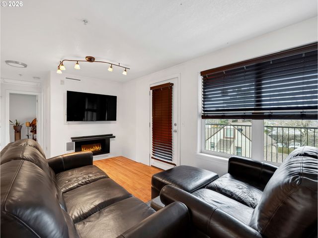 293 Se 162ND Ave 293, Portland, OR 97233