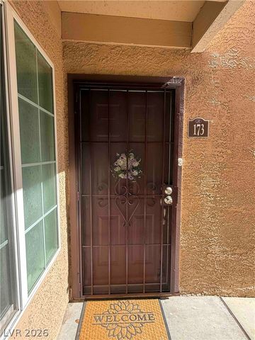 9325 West Desert Inn Road 173, Las Vegas, NV 89117