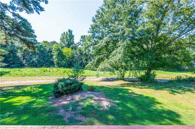 1276 Golf Link Drive, Stone Mountain, GA 30088