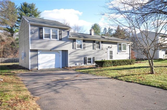 44 Simsbury Manor Drive, Simsbury, CT 06089