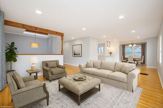 44 Simsbury Manor Drive, Simsbury, CT 06089