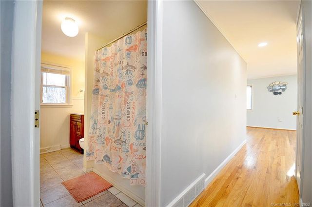 44 Simsbury Manor Drive, Simsbury, CT 06089