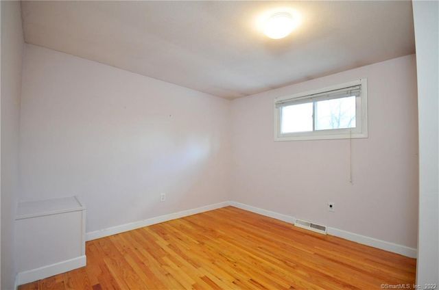 44 Simsbury Manor Drive, Simsbury, CT 06089