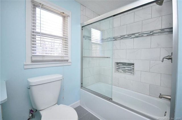 44 Simsbury Manor Drive, Simsbury, CT 06089