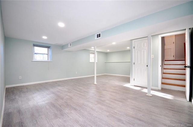 44 Simsbury Manor Drive, Simsbury, CT 06089