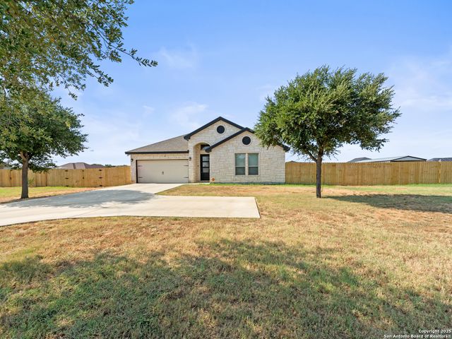 132 medium meadow, Lytle, TX 78052