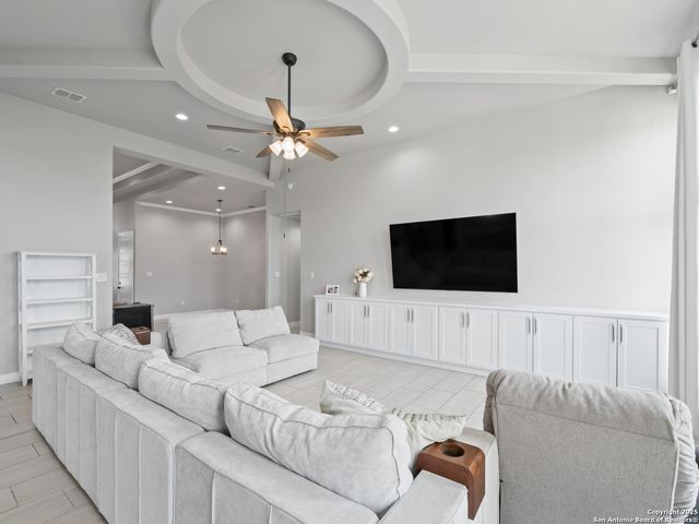 132 medium meadow, Lytle, TX 78052