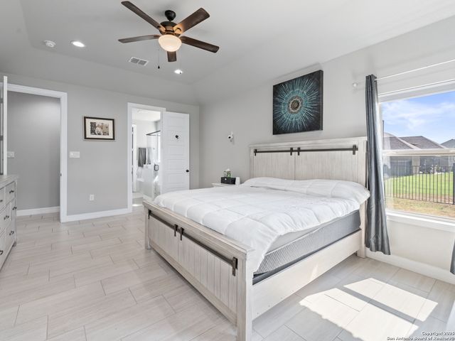 132 medium meadow, Lytle, TX 78052