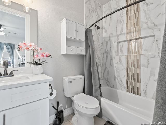 132 medium meadow, Lytle, TX 78052