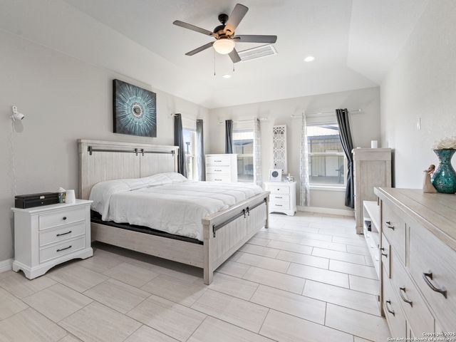 132 medium meadow, Lytle, TX 78052