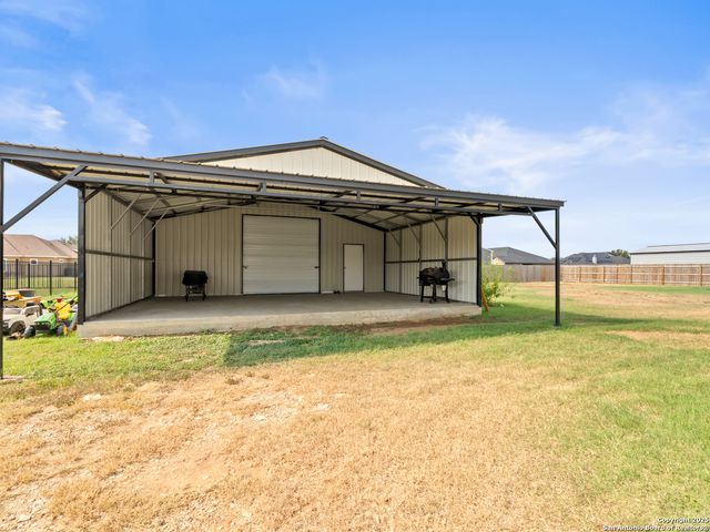 132 medium meadow, Lytle, TX 78052