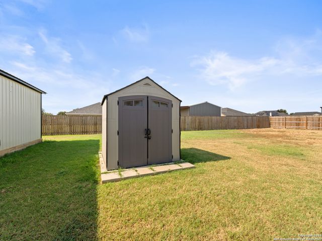 132 medium meadow, Lytle, TX 78052