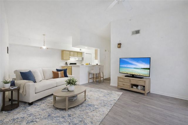 4645 Saint Croix LN 1335, Naples, FL 34109