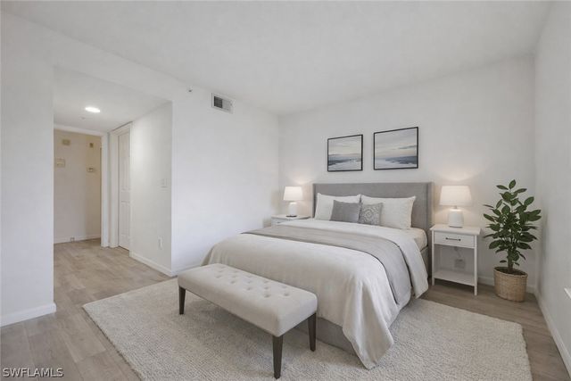 4645 Saint Croix LN 1335, Naples, FL 34109