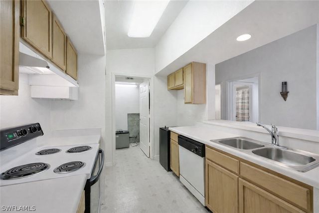 4645 Saint Croix LN 1335, Naples, FL 34109