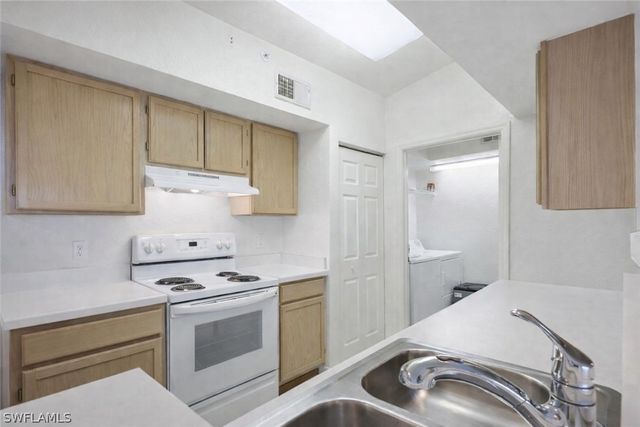 4645 Saint Croix LN 1335, Naples, FL 34109