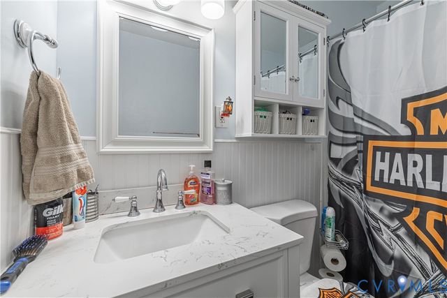 911 Floral Ave, Colonial Heights, VA 23834