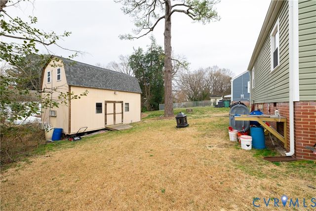 911 Floral Ave, Colonial Heights, VA 23834