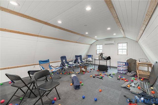 911 Floral Ave, Colonial Heights, VA 23834