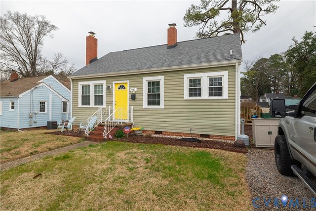 911 Floral Ave, Colonial Heights, VA 23834