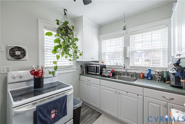 911 Floral Ave, Colonial Heights, VA 23834