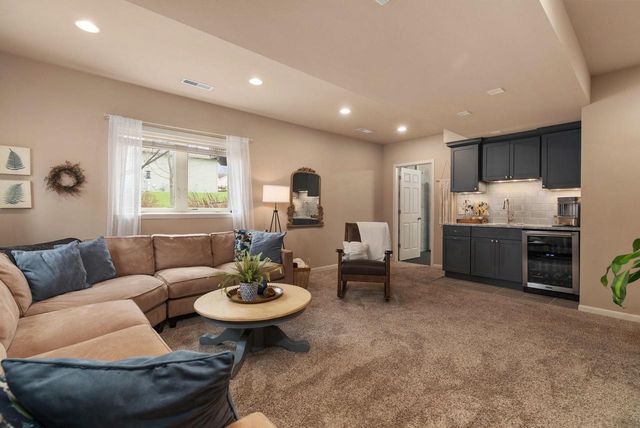 1 Matson Court, Mcfarland, WI 53558
