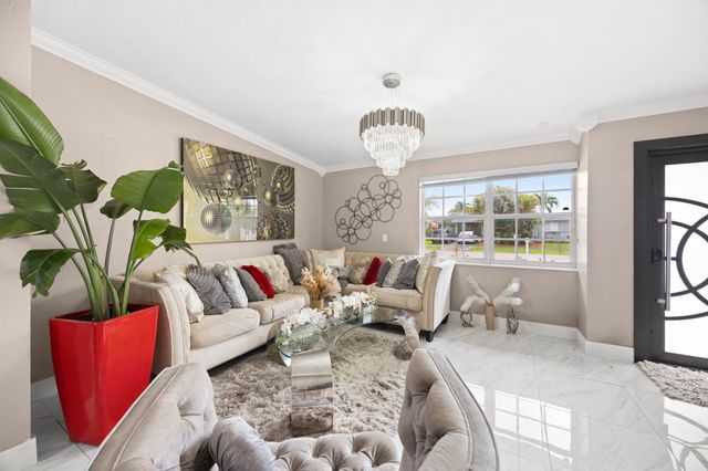 1895 Violet Avenue, West Palm Beach, FL 33415