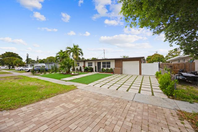 1895 Violet Avenue, West Palm Beach, FL 33415