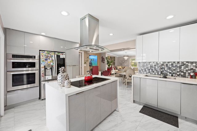 1895 Violet Avenue, West Palm Beach, FL 33415