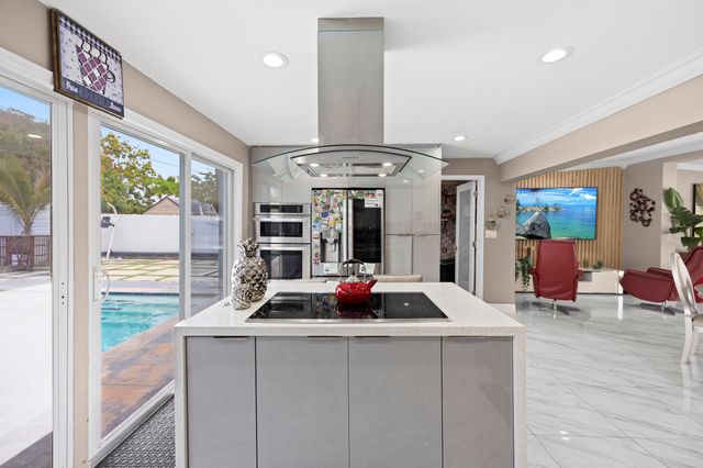 1895 Violet Avenue, West Palm Beach, FL 33415