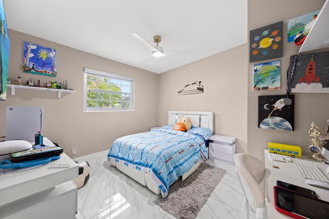 1895 Violet Avenue, West Palm Beach, FL 33415