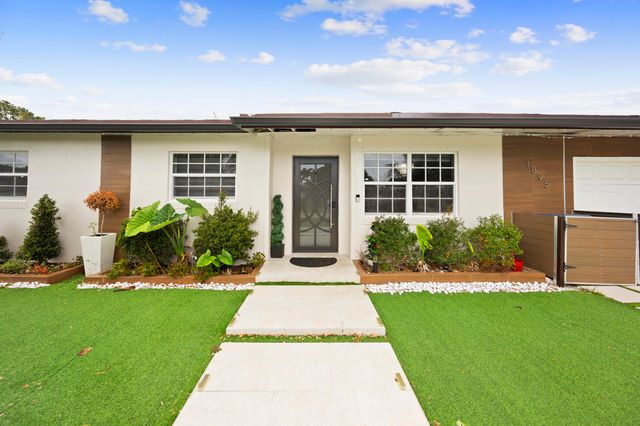 1895 Violet Avenue, West Palm Beach, FL 33415