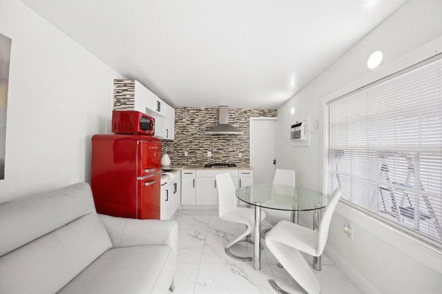 1895 Violet Avenue, West Palm Beach, FL 33415