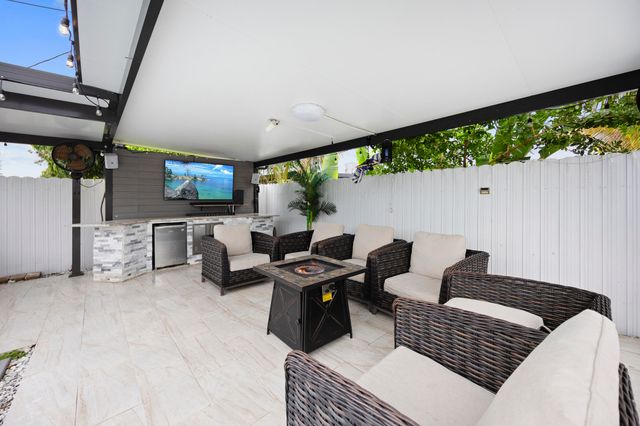 1895 Violet Avenue, West Palm Beach, FL 33415