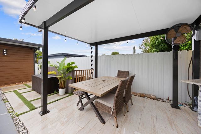 1895 Violet Avenue, West Palm Beach, FL 33415