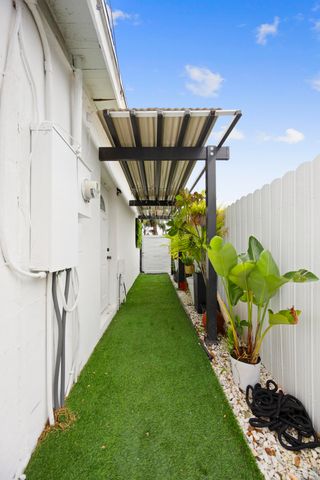 1895 Violet Avenue, West Palm Beach, FL 33415