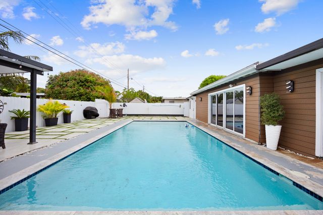 1895 Violet Avenue, West Palm Beach, FL 33415