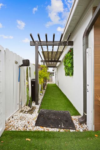 1895 Violet Avenue, West Palm Beach, FL 33415